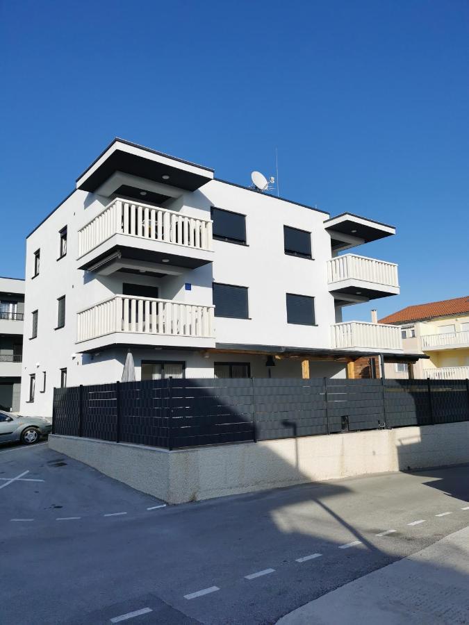Apartment Misic Trogir Eksteriør billede