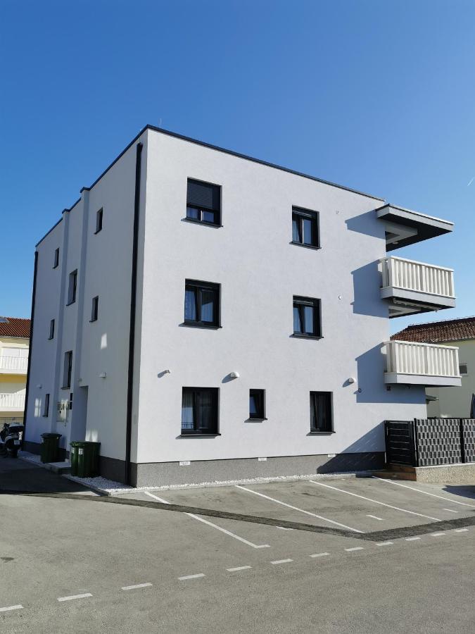Apartment Misic Trogir Eksteriør billede