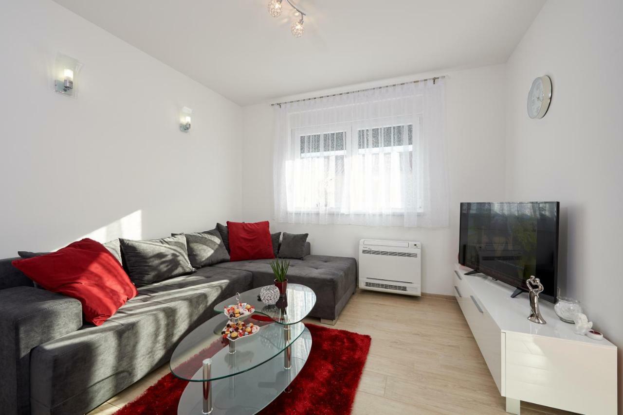 Apartment Misic Trogir Eksteriør billede